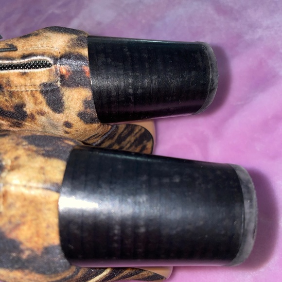 Isabel Marant RITZA leopard print ankle boots - Picture 5 of 16